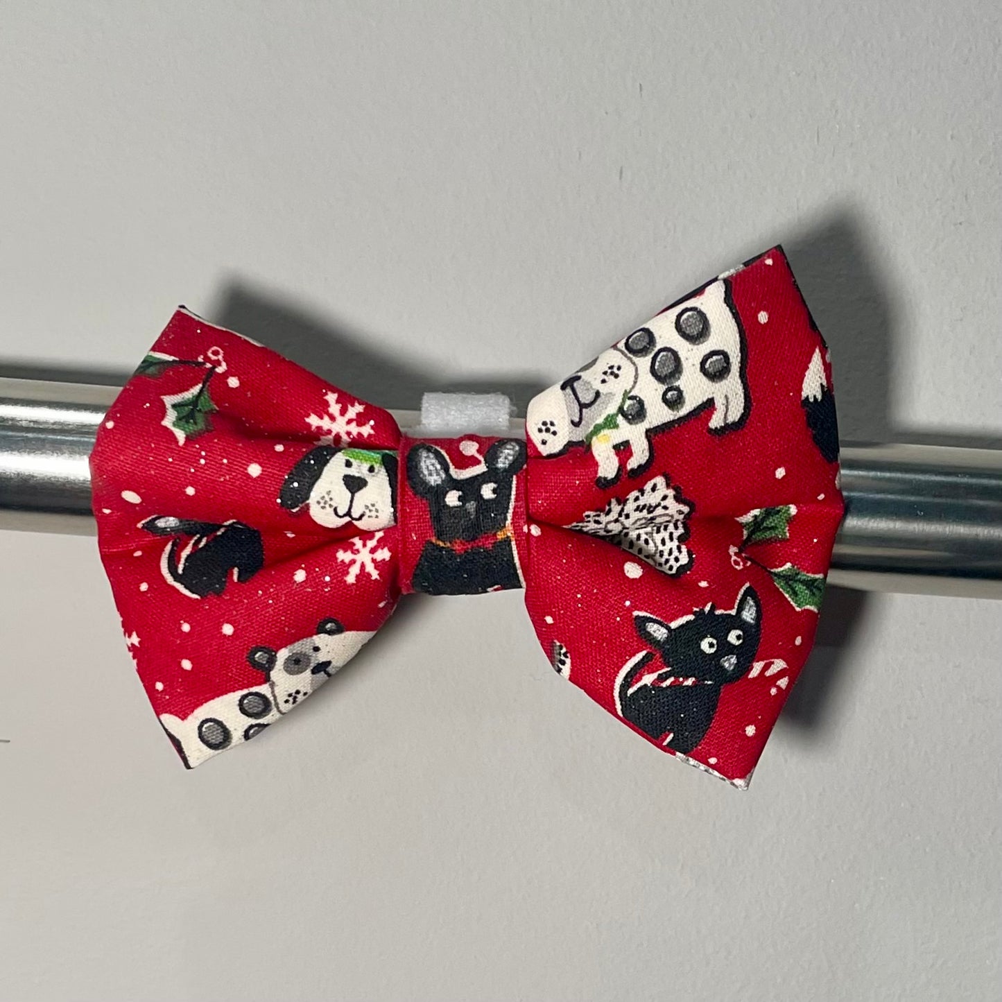 Shimmer Holly Dogs Collar Bow