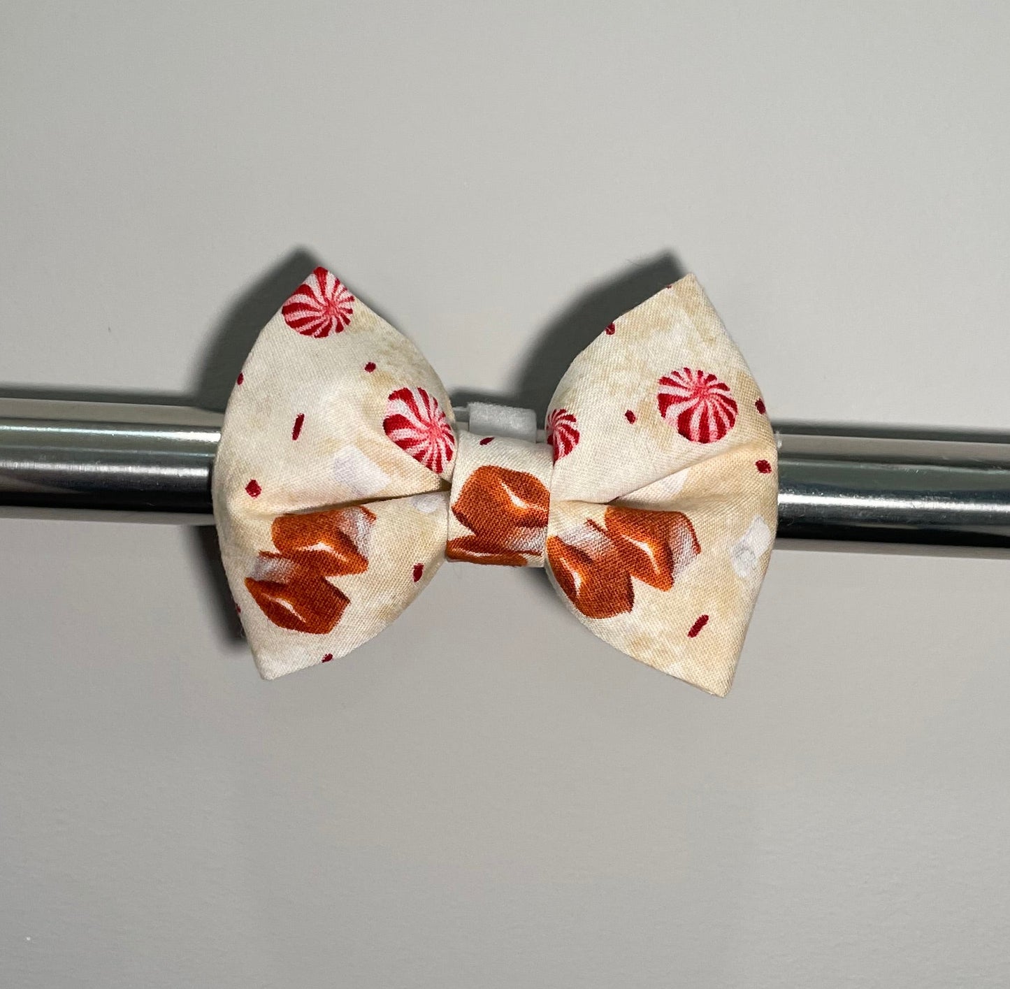 Peppermint & Caramel Collar Bow