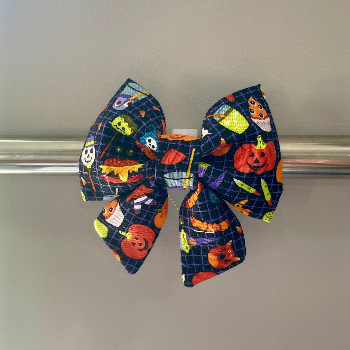 Crazy Halloween Treats Collar Bow