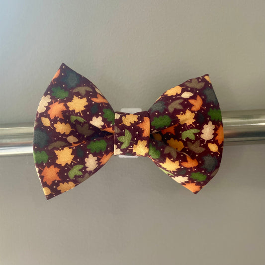 Tiny Leaves Collar Bow