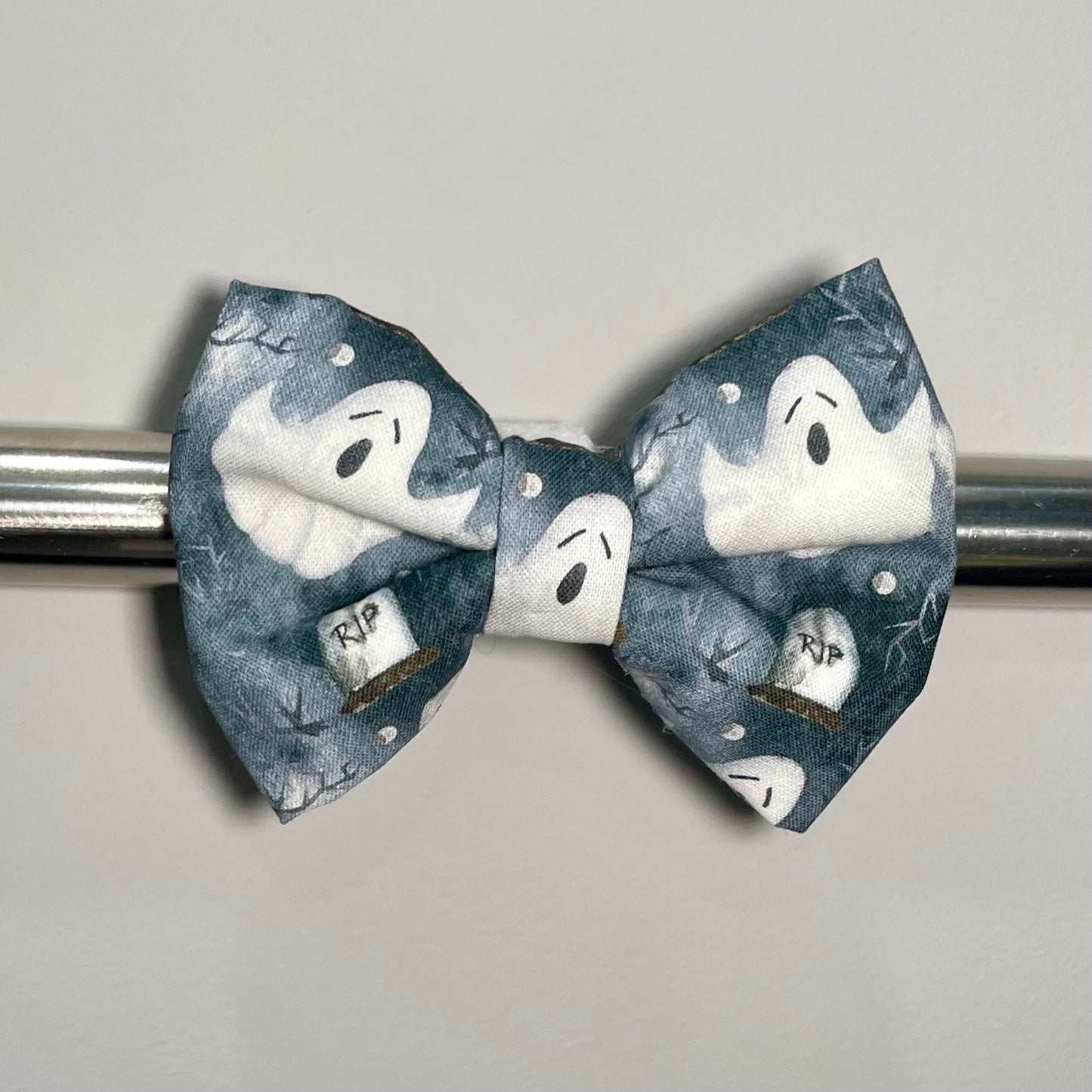 Ghostly Graveyard Collar Bow