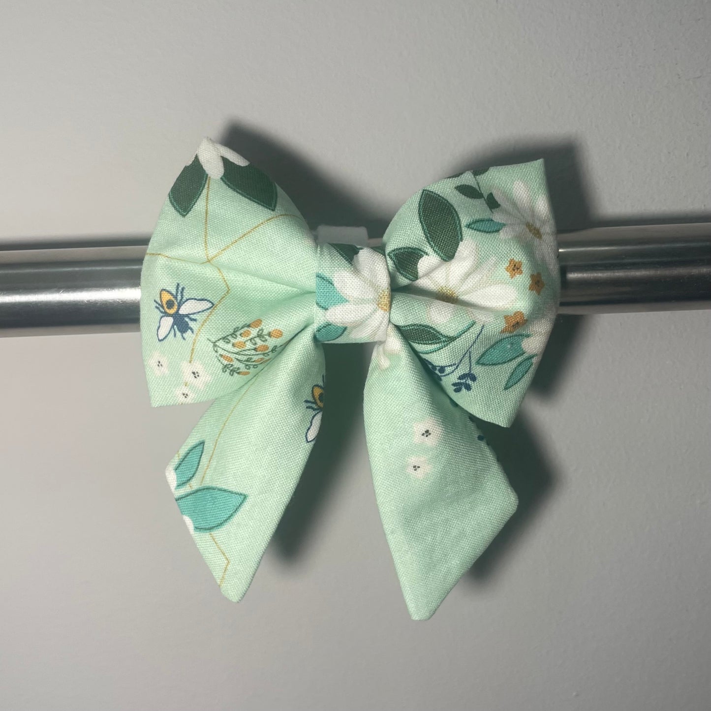 Floral Bees Collar Bow