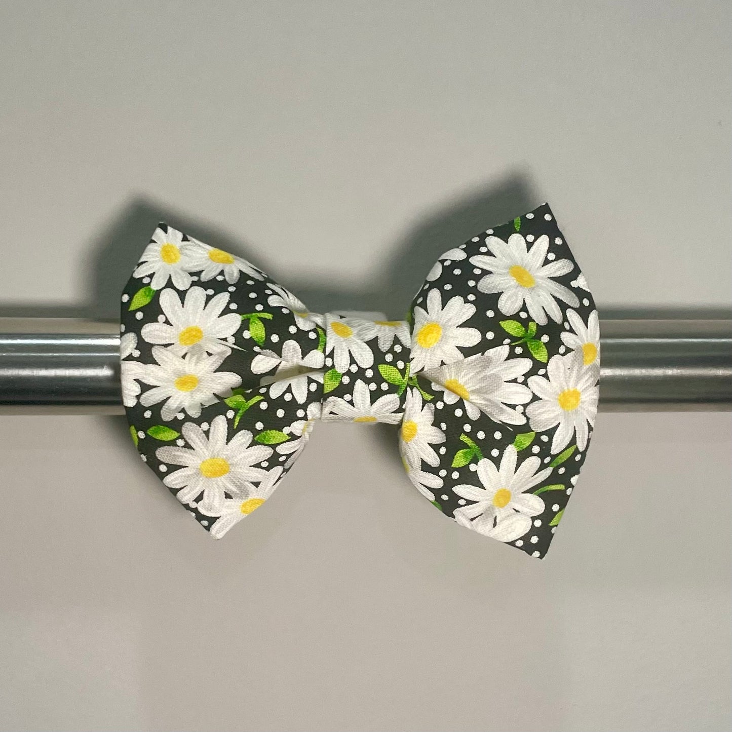 Bright White Daisies Collar Bow
