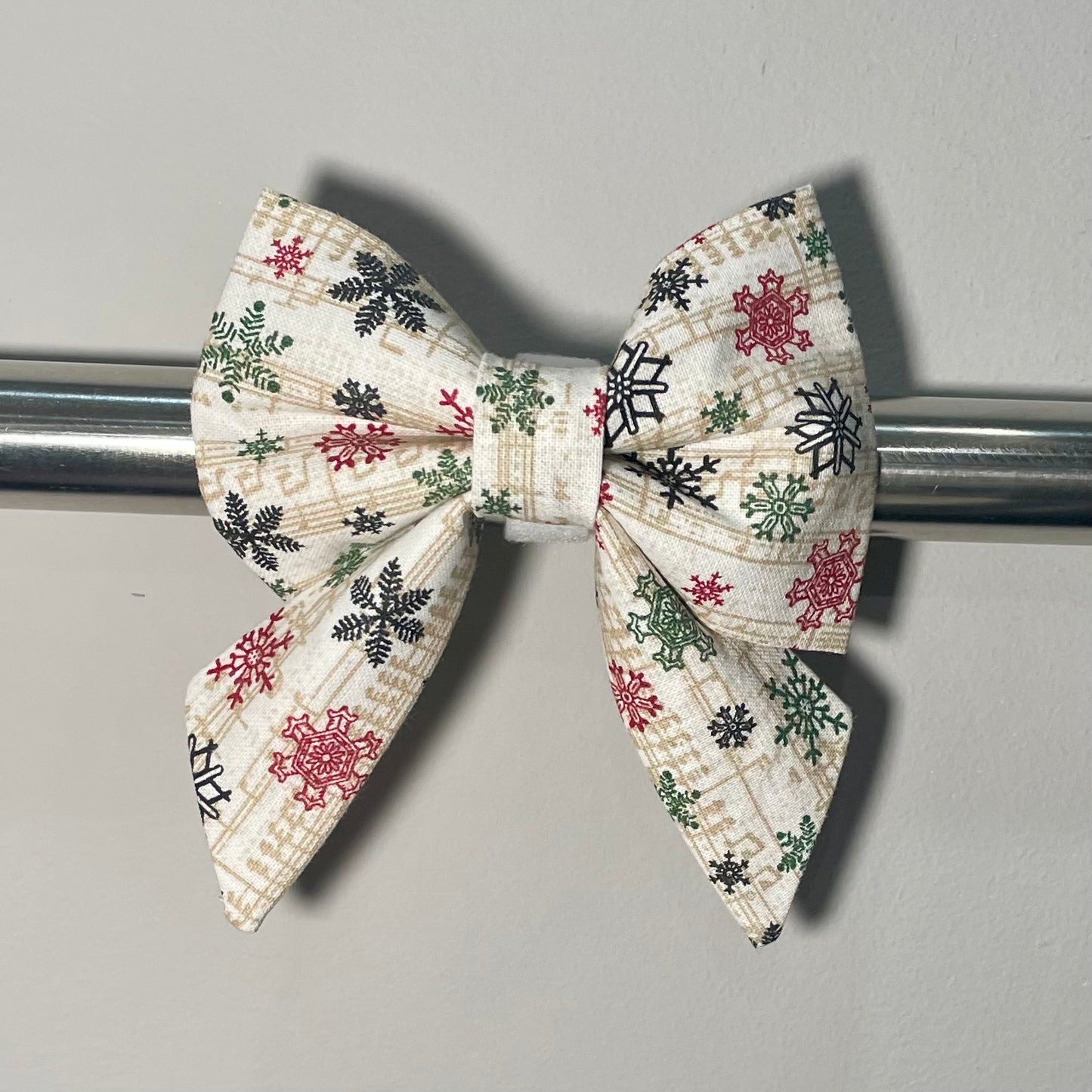 Vintage Snowflake Collar Bow