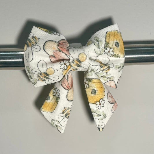 Daisy Bees Collar Bow