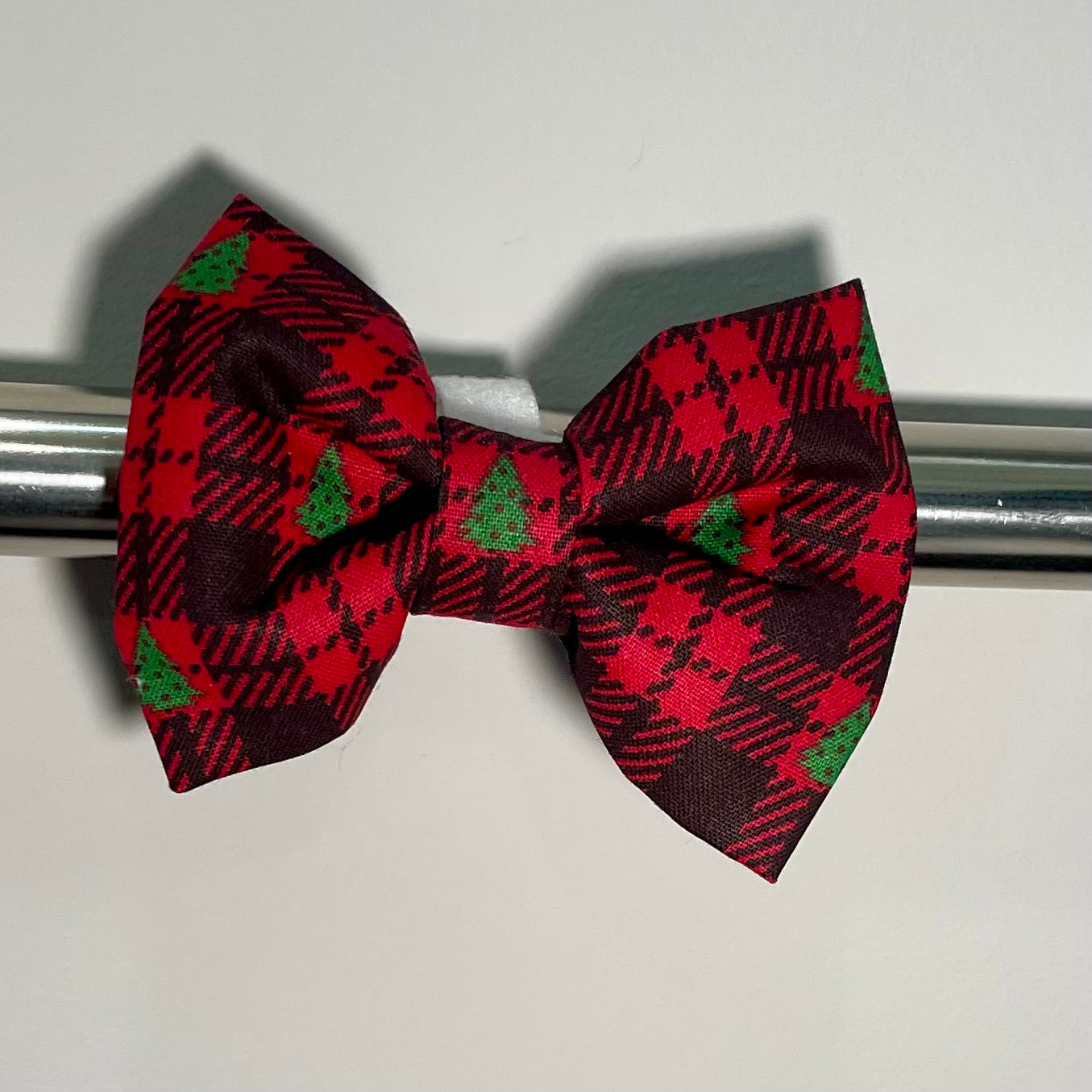 Checkered Christmas Tree Collar Bow