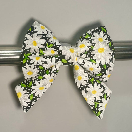Bright White Daisies Collar Bow