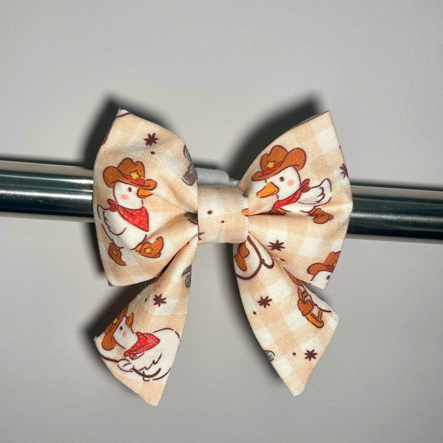 Western Goose Collar Bow