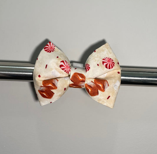 Peppermint & Caramel Collar Bow
