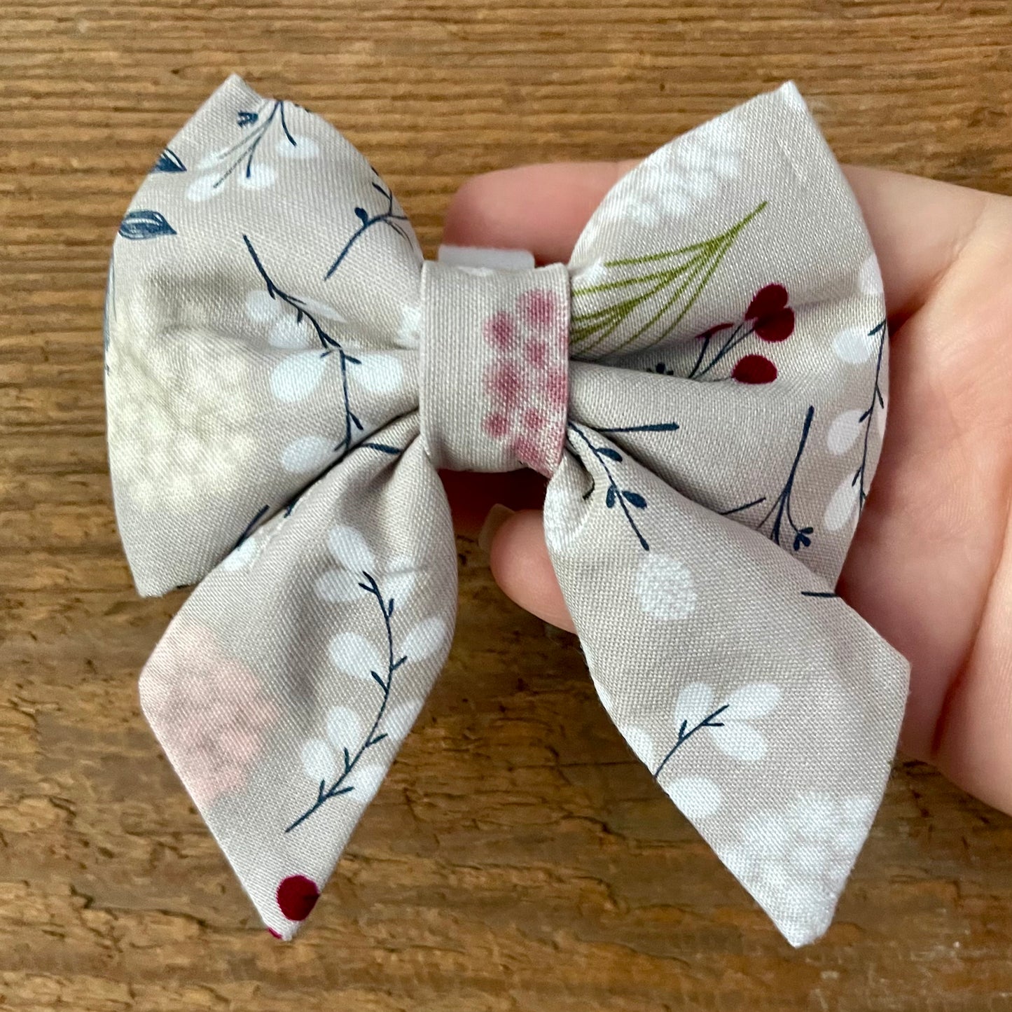 Gray Floral Collar Bow