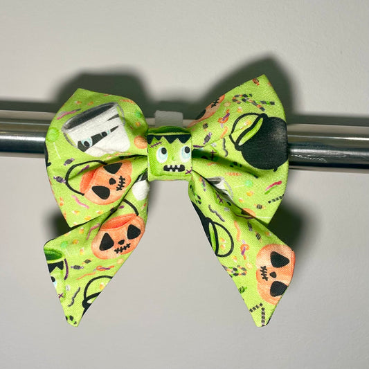 Halloween Buckets Collar Bow