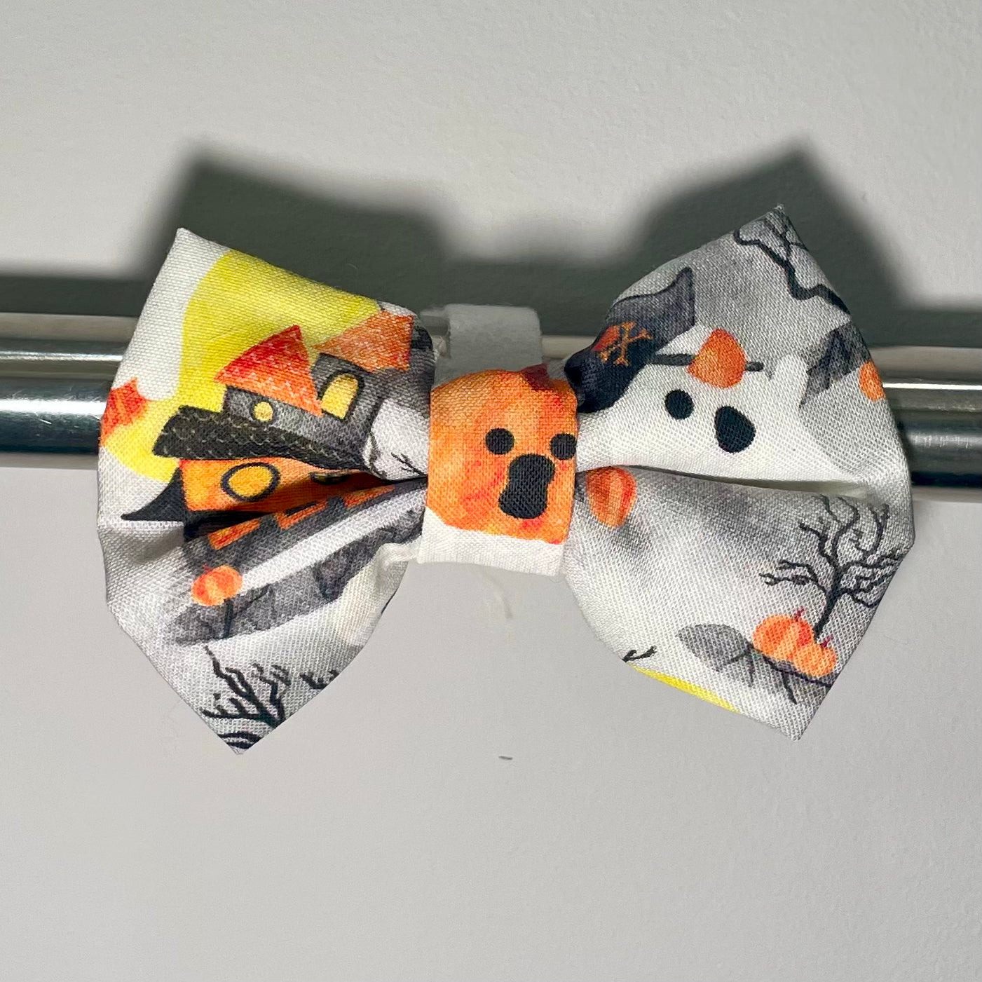Ghosts & Haunted Houses Collar Bow