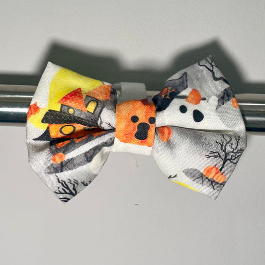 Ghosts & Haunted Houses Collar Bow