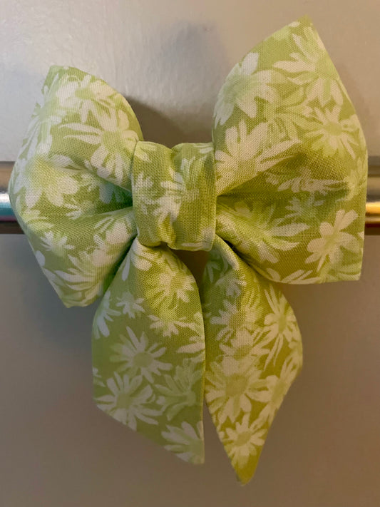 Daisy Dream Collar Bow