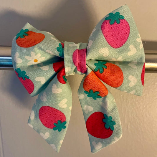 Summer Strawberries Collar Bow