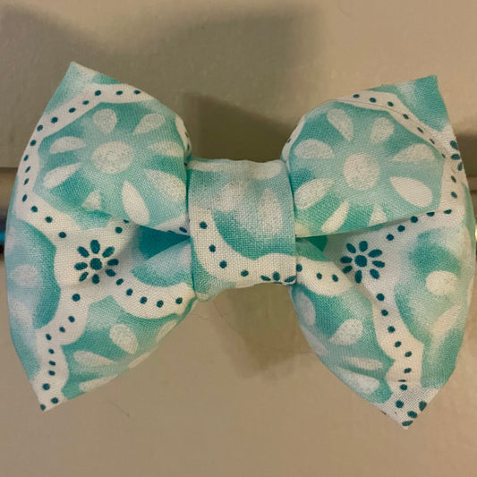 Mint Petals Collar Bow