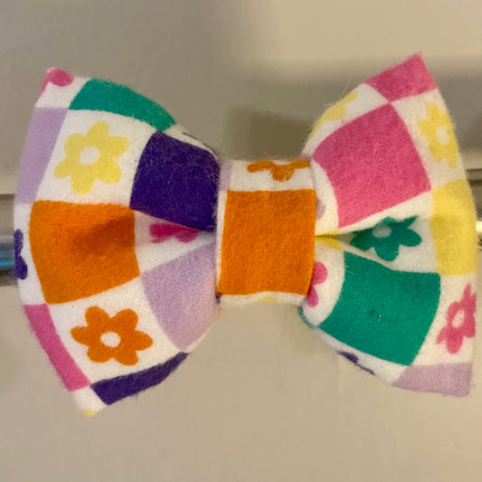 Checkerboard Daisy Collar Bow