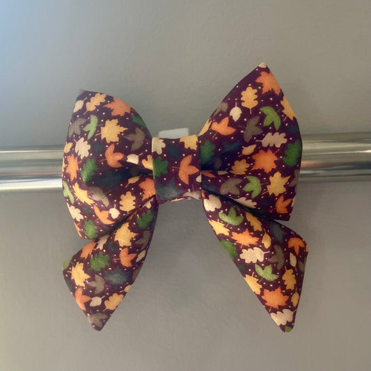 Tiny Leaves Collar Bow