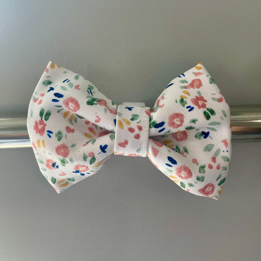Dainty Flowers Collar Bow