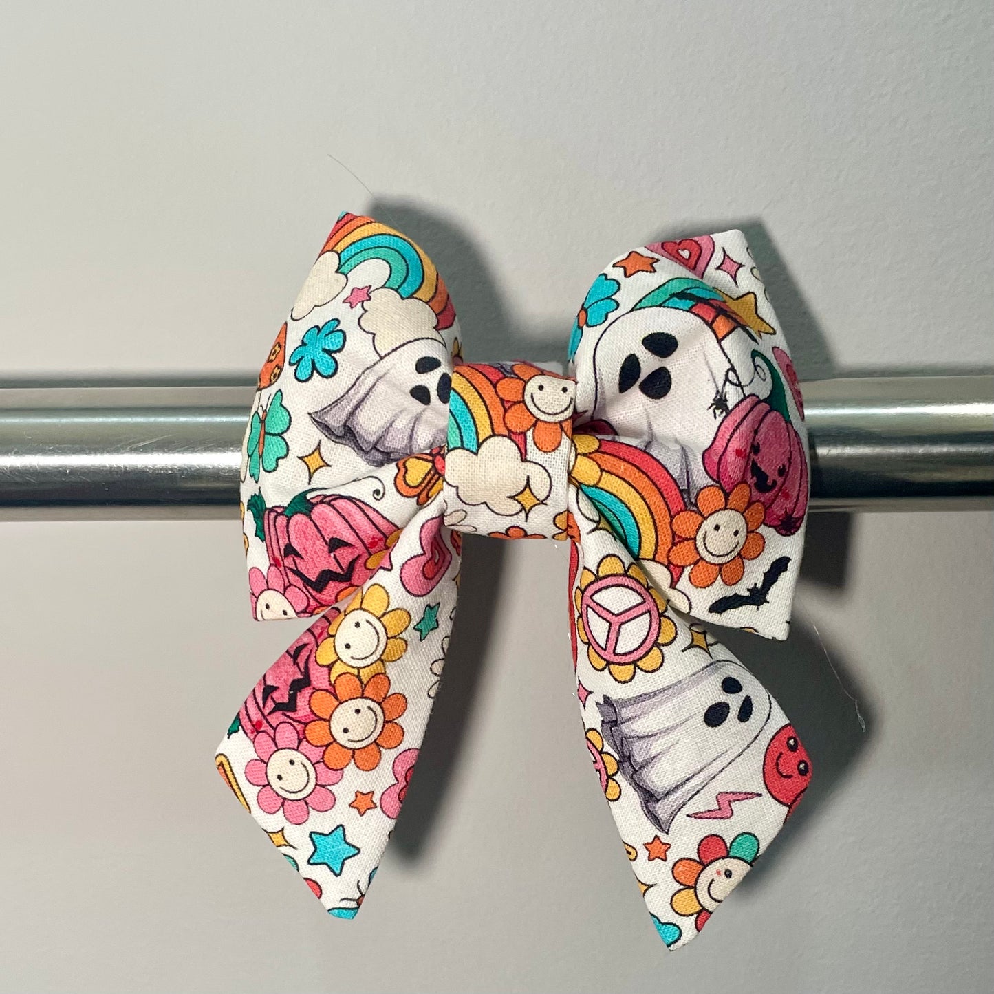 Groovy Ghosts Collar Bow