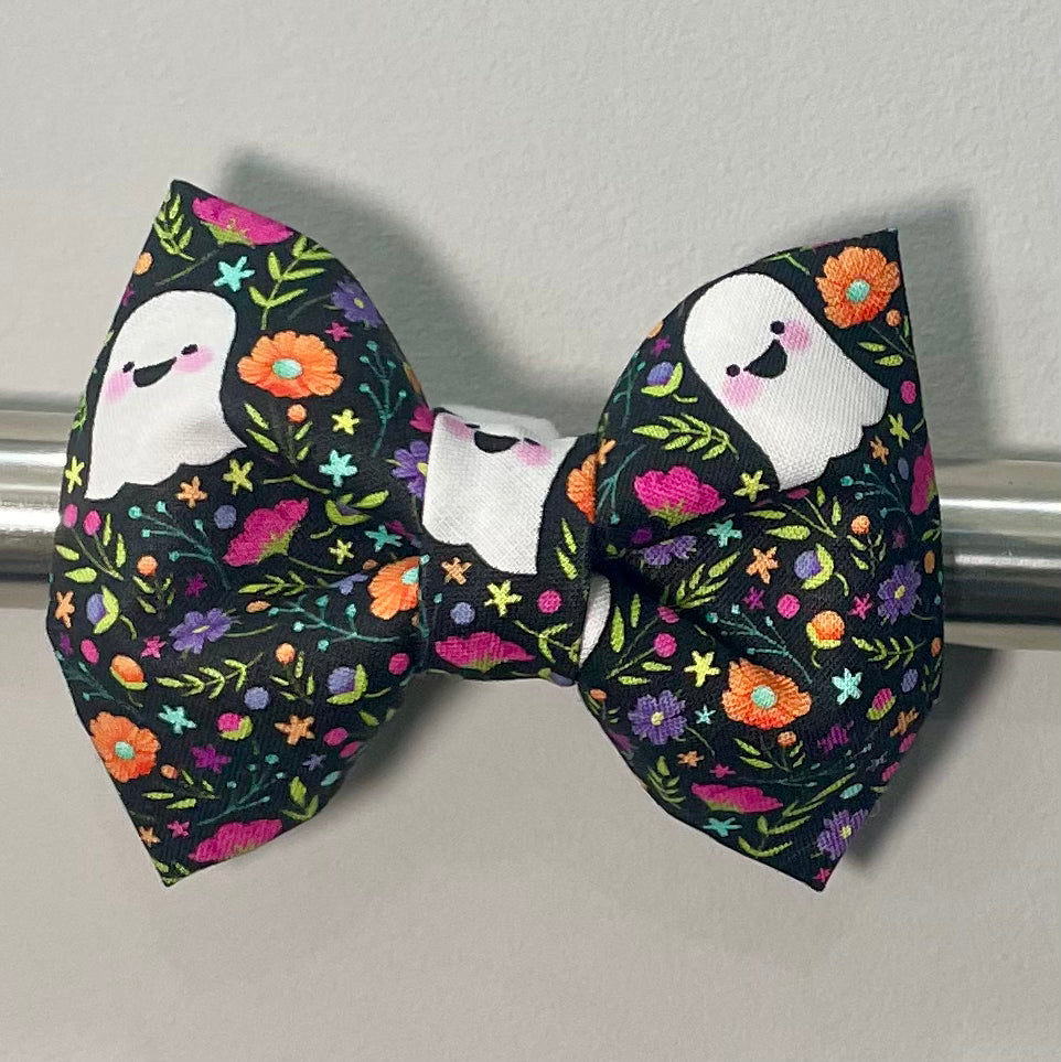 Floral Ghosts Collar Bow